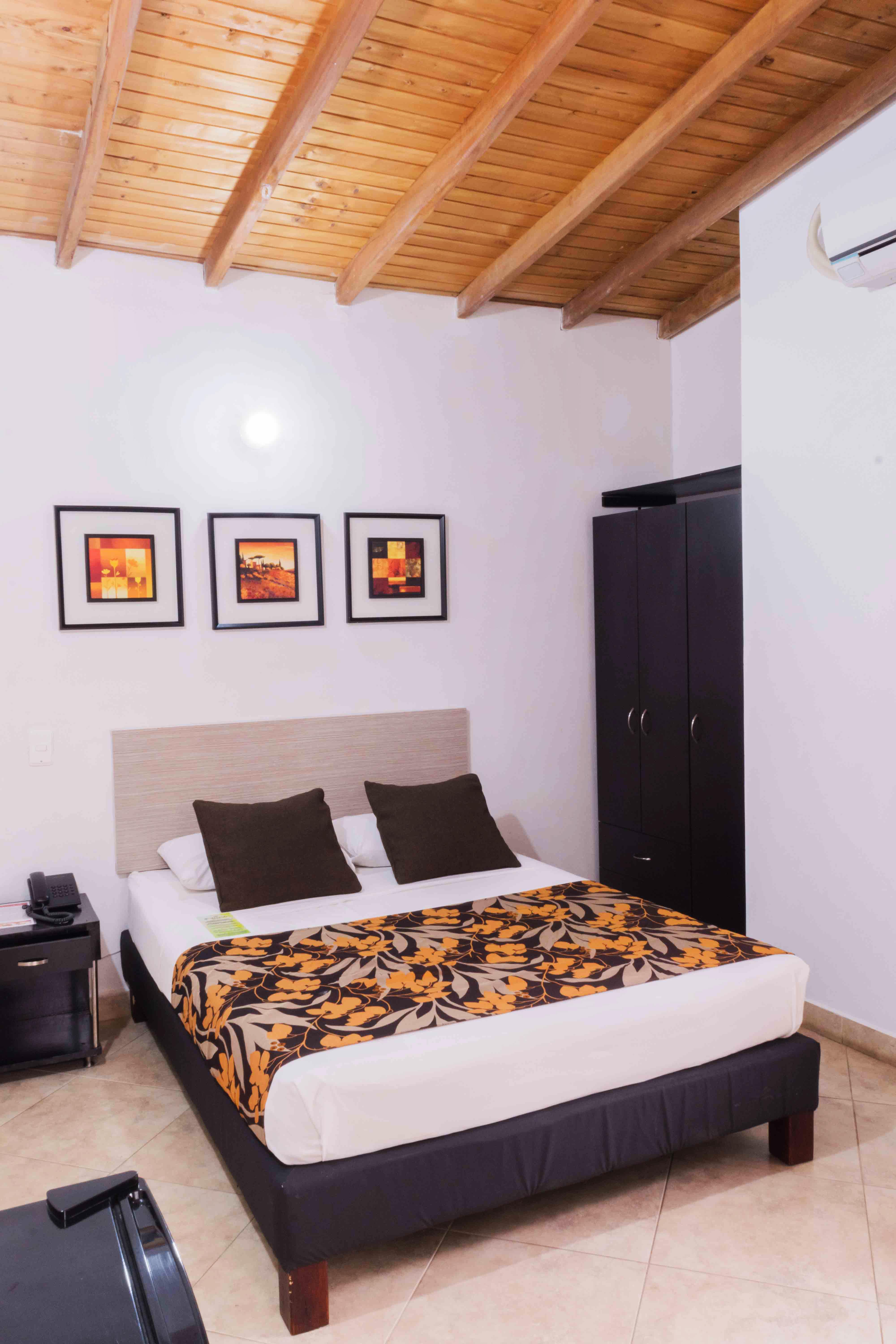 Hotel Quinta Avenida Medellin Bagian luar foto