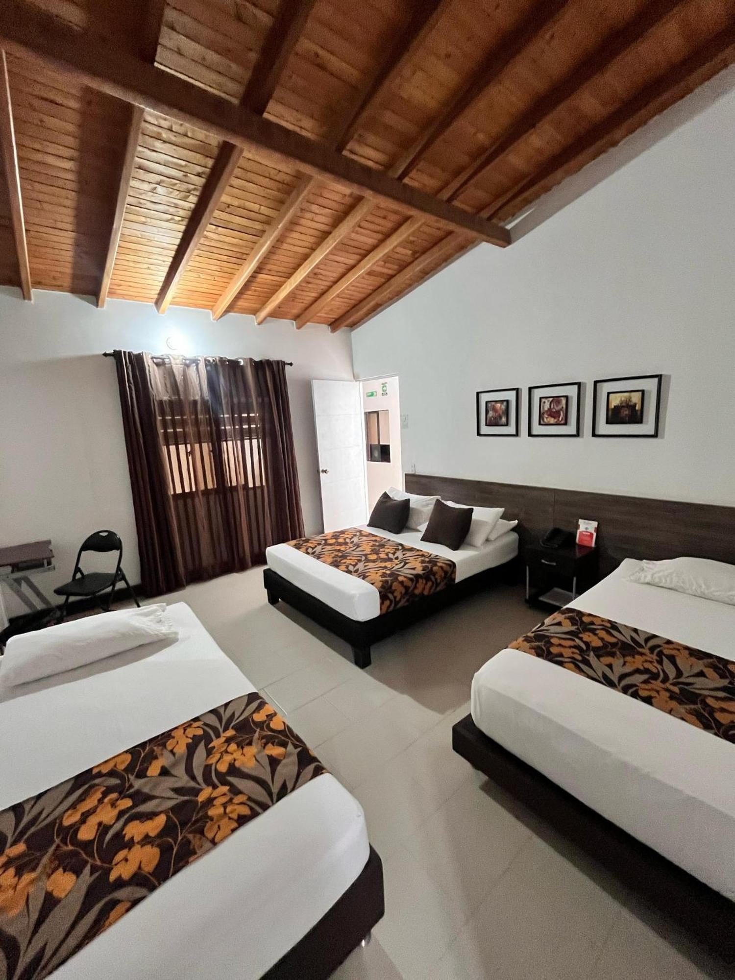 Hotel Quinta Avenida Medellin Bagian luar foto